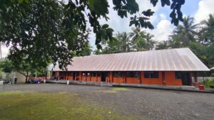 Suasana Asri Halaman Utama SDI 83 Lembang Jaya